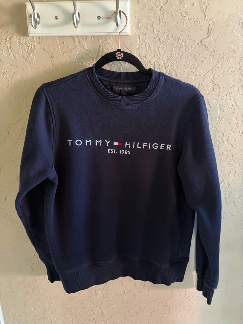 Tommy Hilfiger Men’s Navy Logo Crewneck Sweatshirt XS